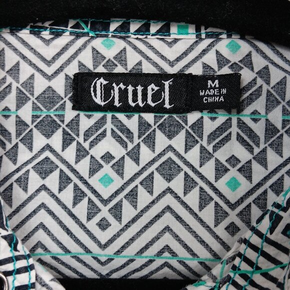 CRUEL Women's Printed Long Sleeve Western Pearl Snap Shirt Size M Rodeo Cowgirl - Picture 3 of 5